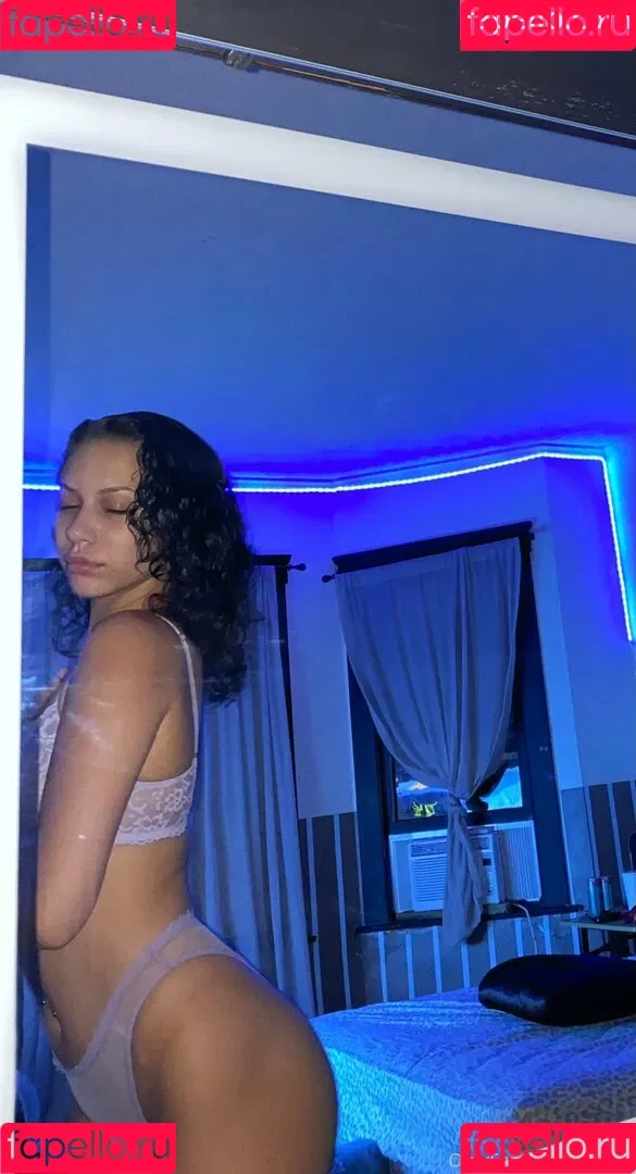 Nanamarie / na.nnii / nan.iii Onlyfans Photo Gallery 