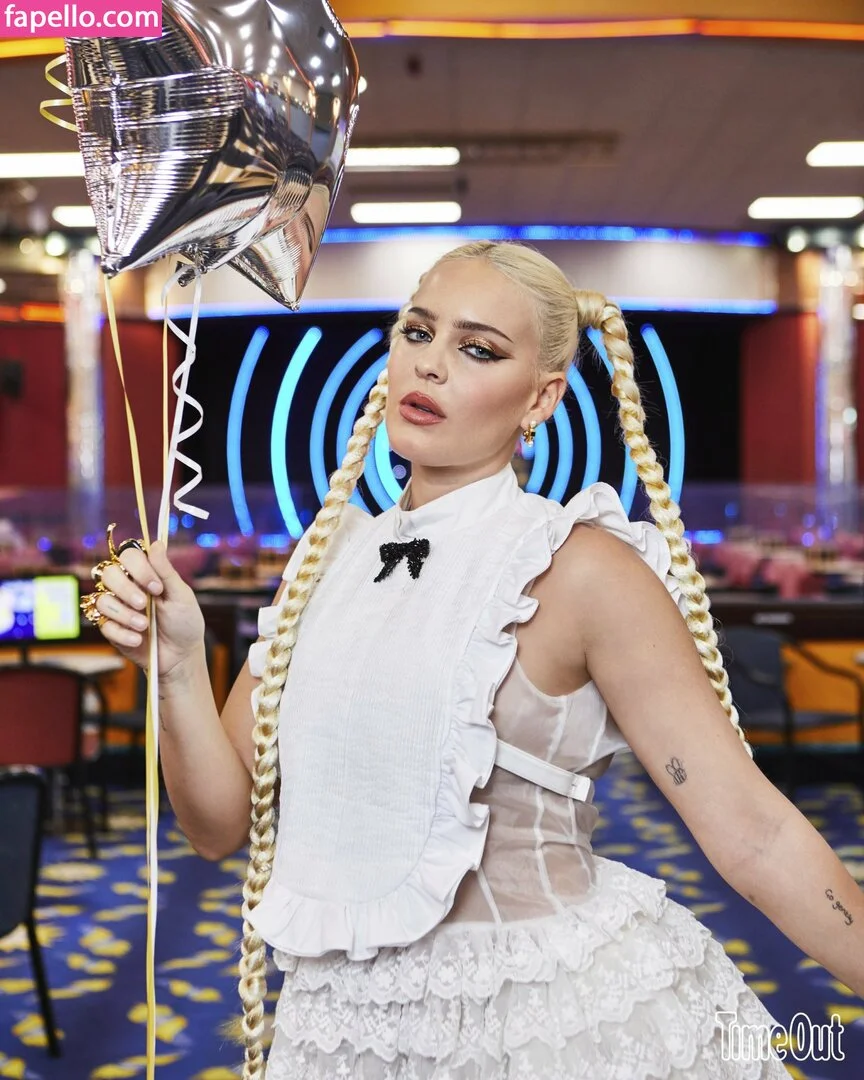 Anne-Marie Onlyfans Photo Gallery 