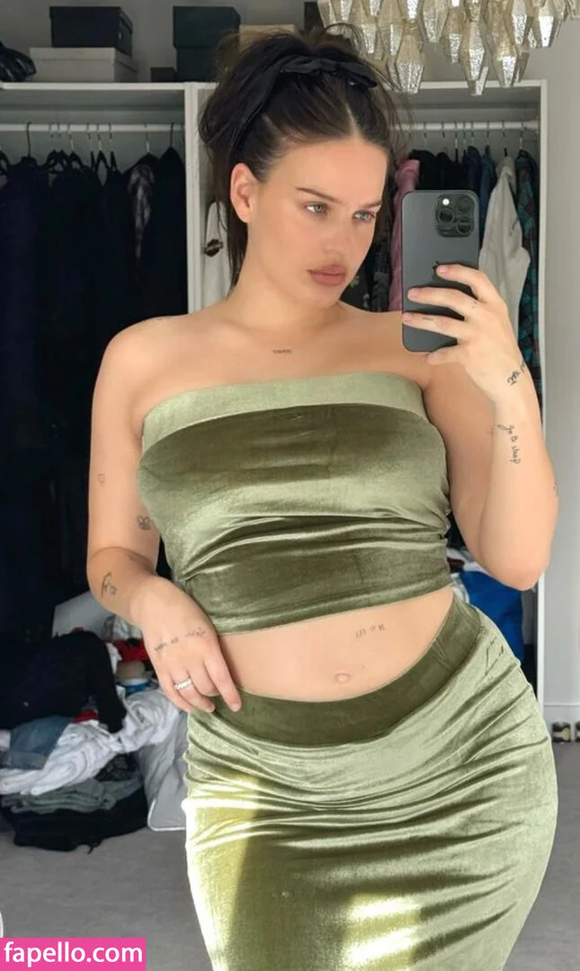 Anne-Marie Onlyfans Photo Gallery 