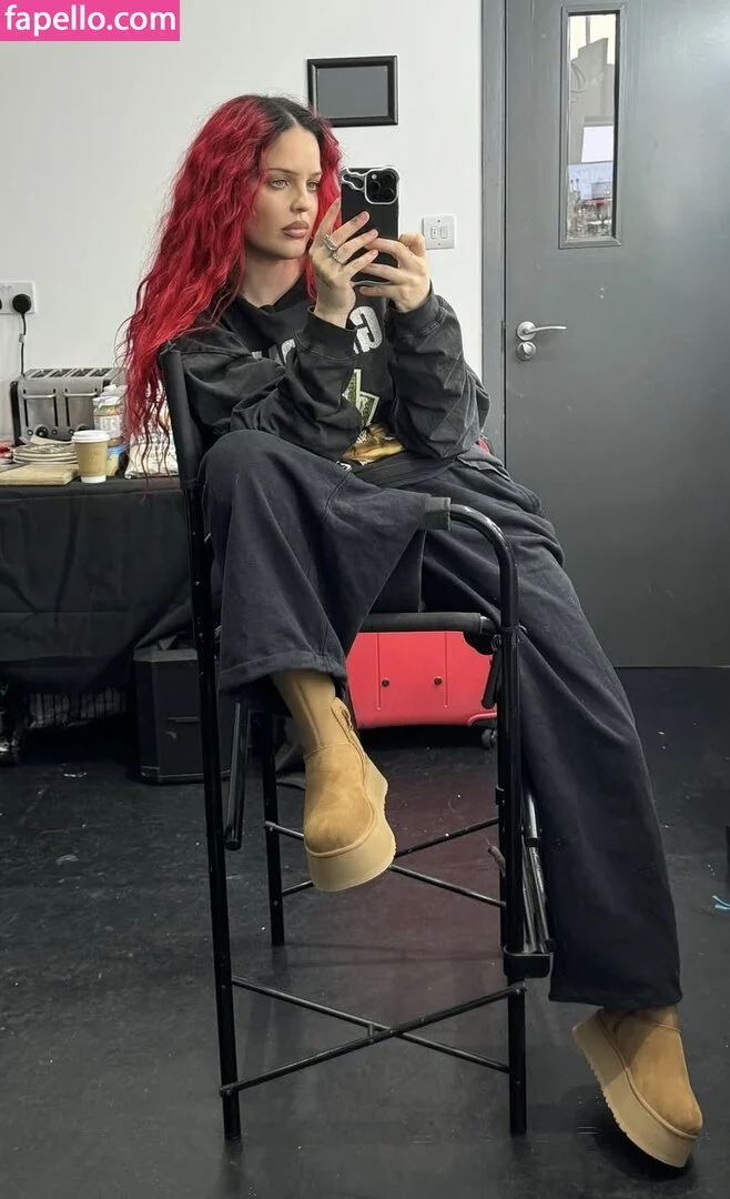 Anne-Marie Onlyfans Photo Gallery 