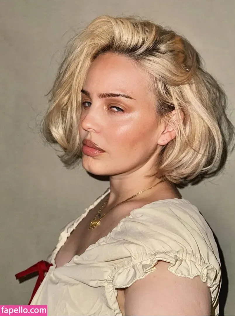 Anne-Marie Onlyfans Photo Gallery 