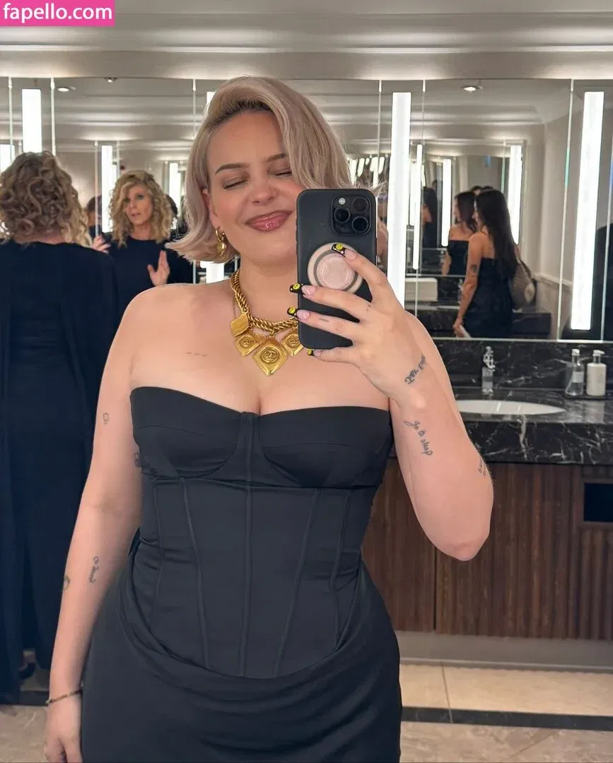 Anne-Marie Onlyfans Photo Gallery 