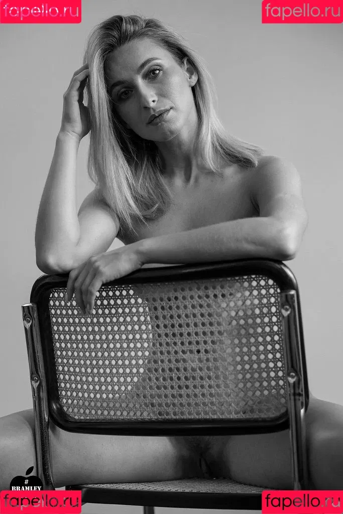 Cara Mell / cara_mell_model / im_your_supergirl / your_supergirl Onlyfans Photo Gallery 