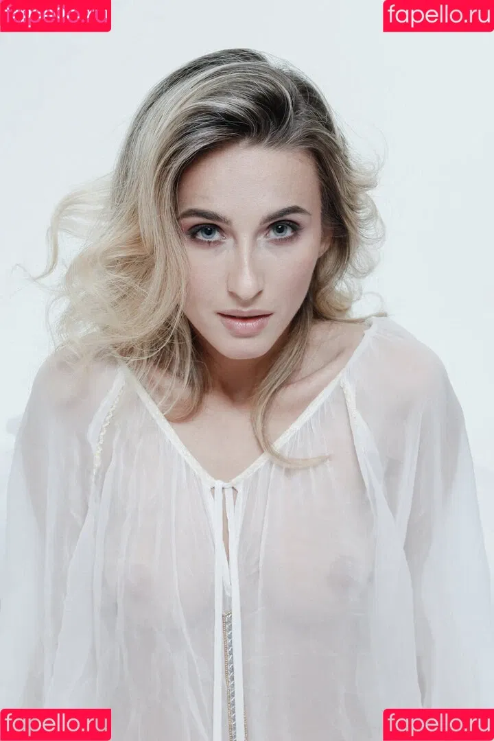 Cara Mell / cara_mell_model / im_your_supergirl / your_supergirl Onlyfans Photo Gallery 