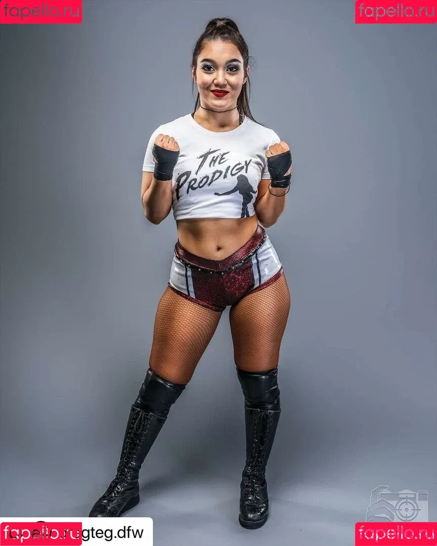 Rok-C - WWE NXT / Roxanne Perez / roxanne_wwe Onlyfans Photo Gallery 