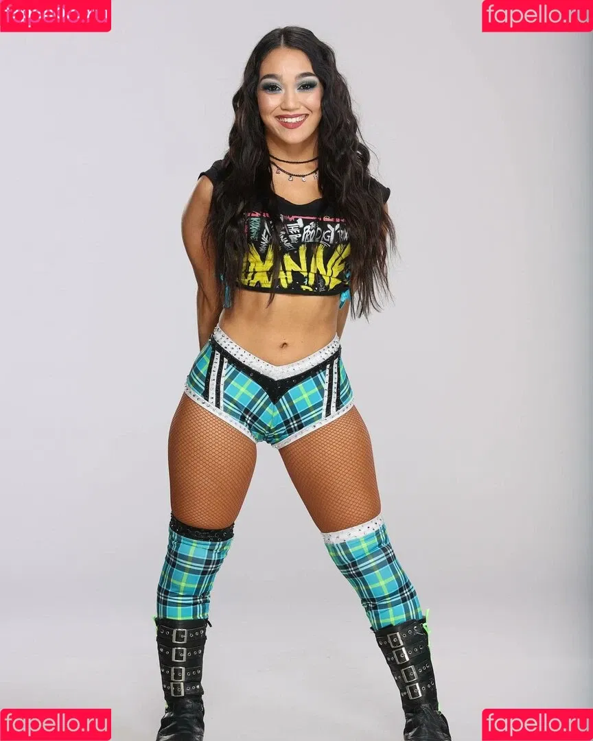 Rok-C - WWE NXT / Roxanne Perez / roxanne_wwe Onlyfans Photo Gallery 