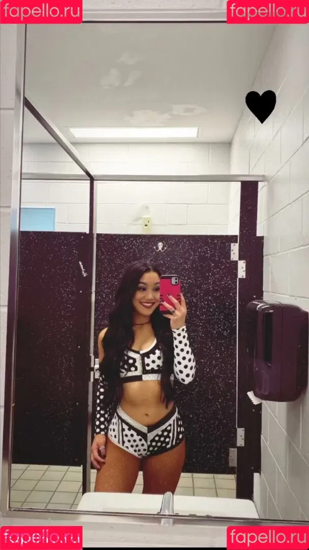 Rok-C - WWE NXT / Roxanne Perez / roxanne_wwe Onlyfans Photo Gallery 