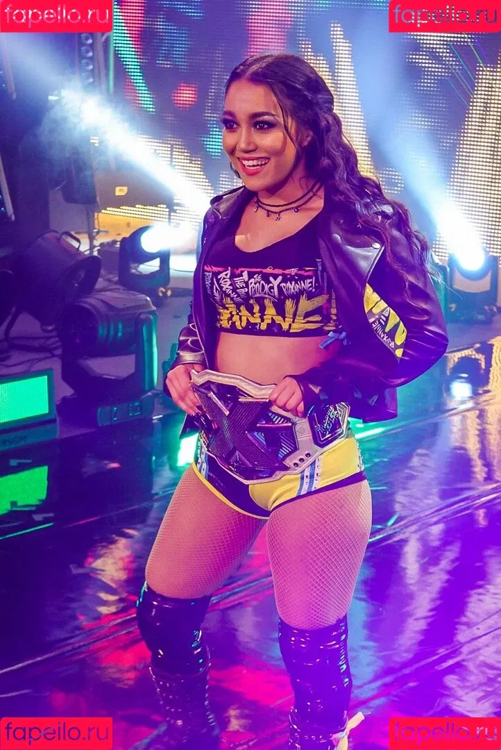 Rok-C - WWE NXT / Roxanne Perez / roxanne_wwe Onlyfans Photo Gallery 