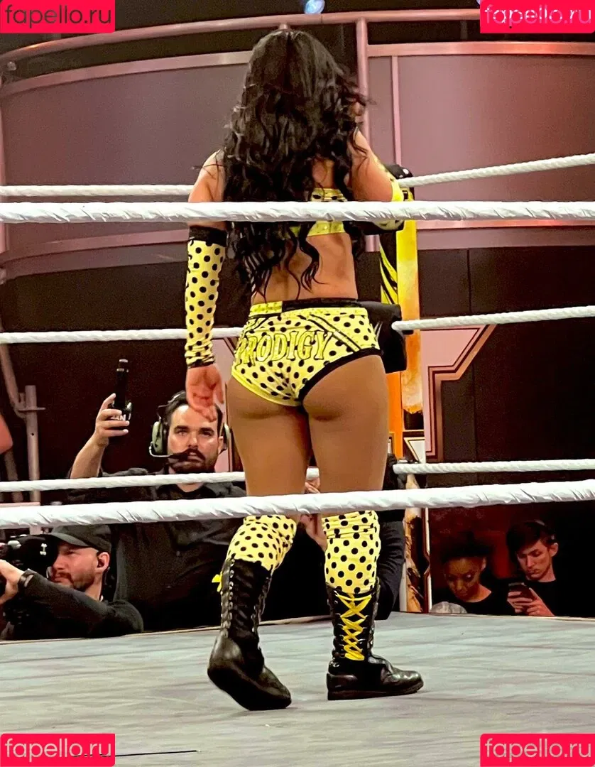 Rok-C - WWE NXT / Roxanne Perez / roxanne_wwe Onlyfans Photo Gallery 