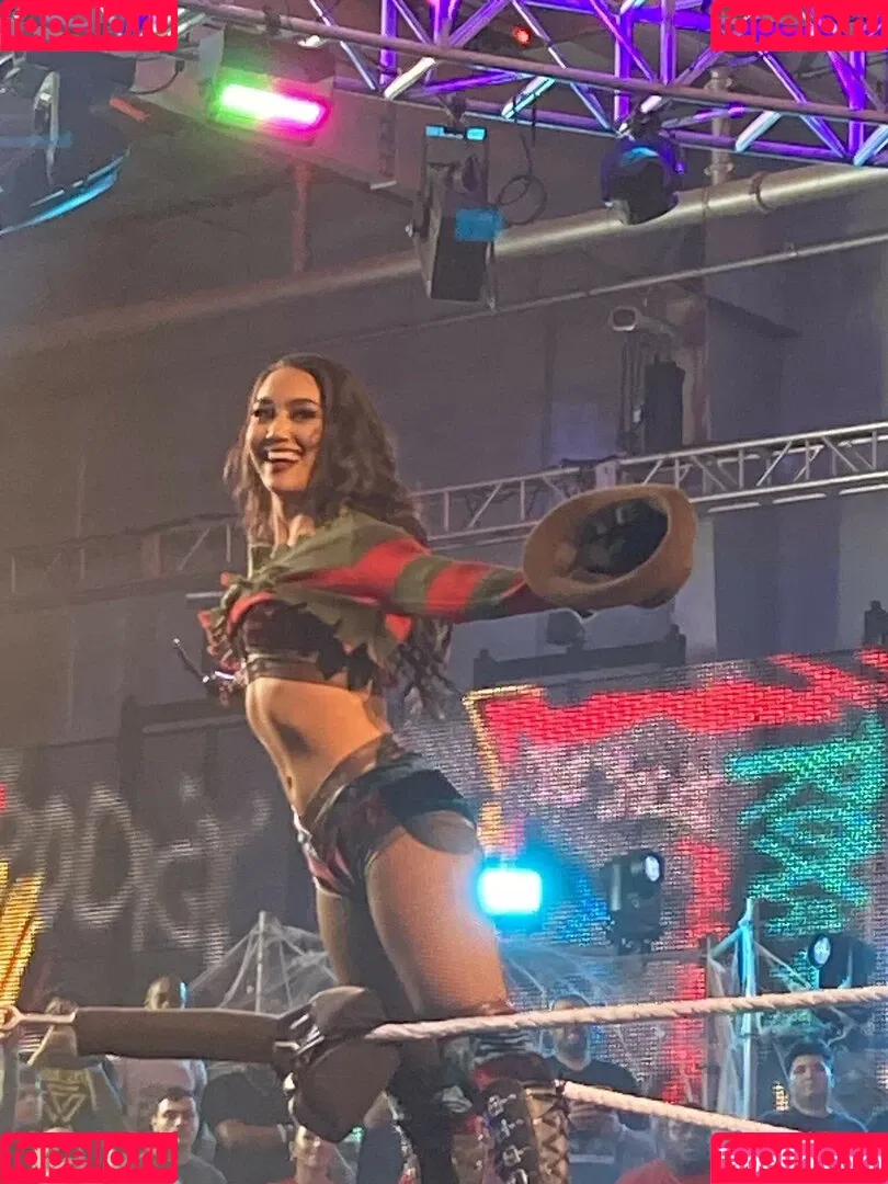 Rok-C - WWE NXT / Roxanne Perez / roxanne_wwe Onlyfans Photo Gallery 