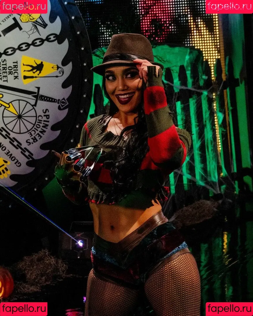 Rok-C - WWE NXT / Roxanne Perez / roxanne_wwe Onlyfans Photo Gallery 