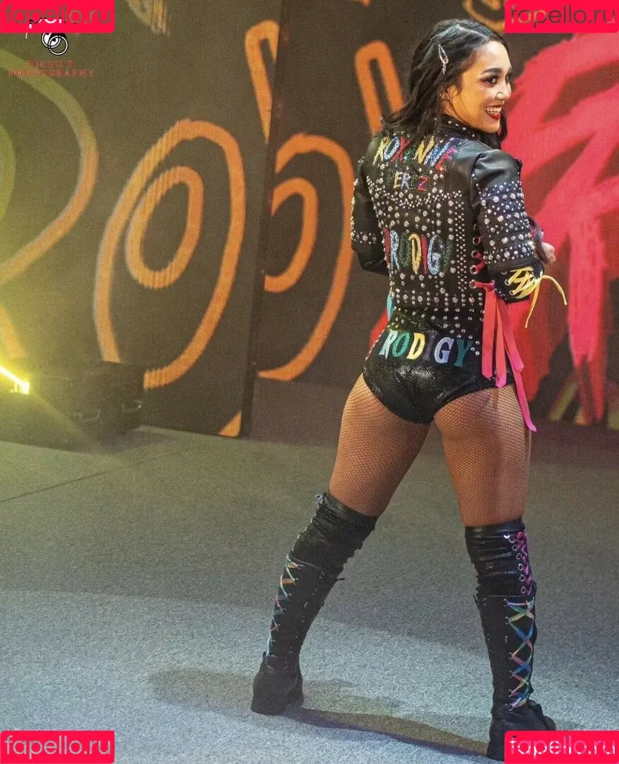 Rok-C - WWE NXT / Roxanne Perez / roxanne_wwe Onlyfans Photo Gallery 