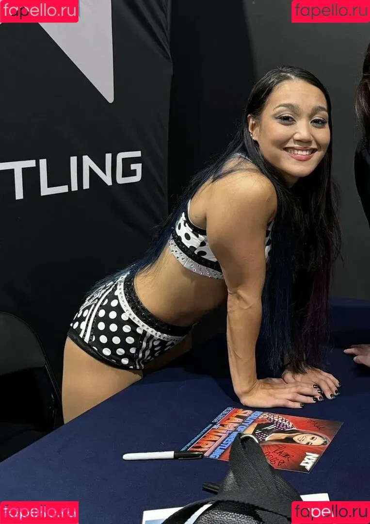 Rok-C - WWE NXT / Roxanne Perez / roxanne_wwe Onlyfans Photo Gallery 
