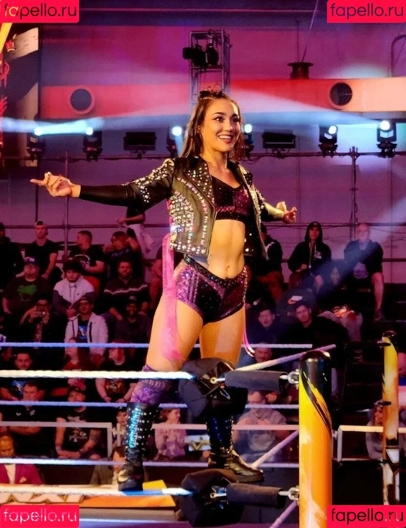 Rok-C - WWE NXT / Roxanne Perez / roxanne_wwe Onlyfans Photo Gallery 