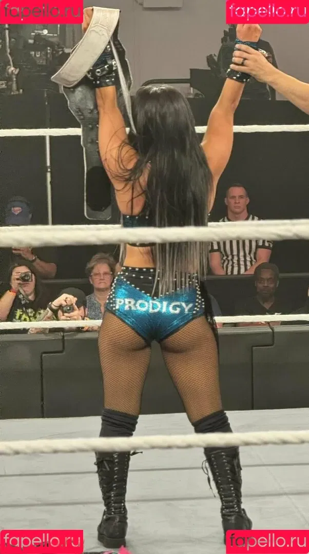 Rok-C - WWE NXT / Roxanne Perez / roxanne_wwe Onlyfans Photo Gallery 