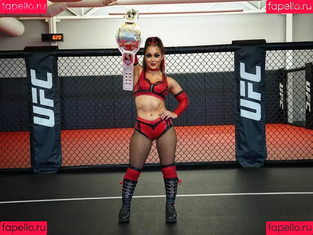 Rok-C - WWE NXT / Roxanne Perez / roxanne_wwe Onlyfans Photo Gallery 