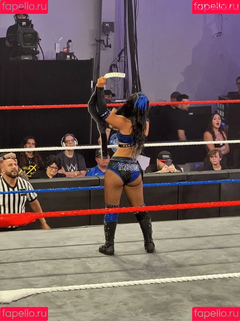 Rok-C - WWE NXT / Roxanne Perez / roxanne_wwe Onlyfans Photo Gallery 