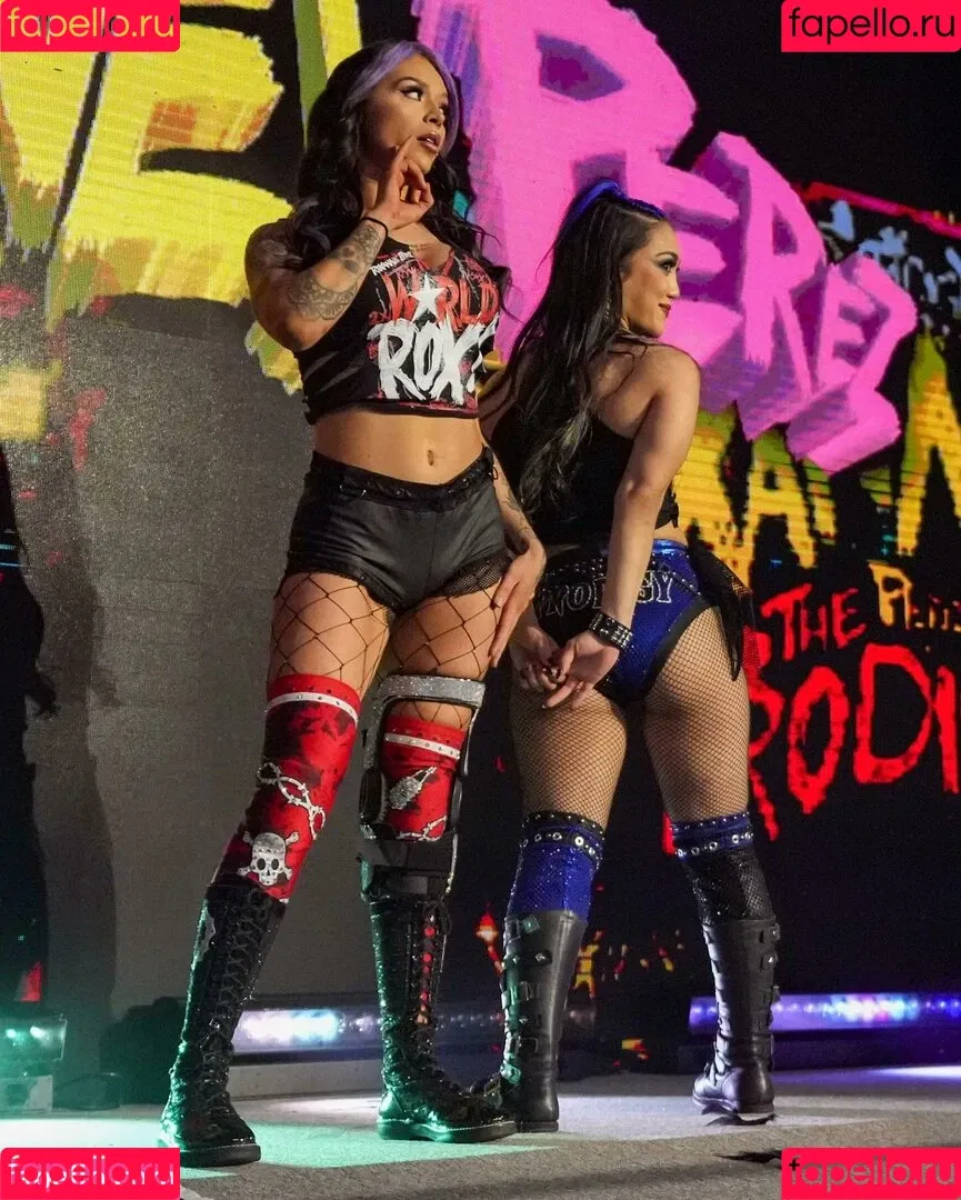 Rok-C - WWE NXT / Roxanne Perez / roxanne_wwe Onlyfans Photo Gallery 