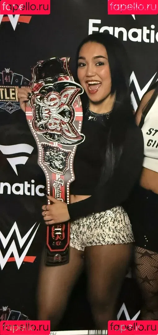 Rok-C - WWE NXT / Roxanne Perez / roxanne_wwe Onlyfans Photo Gallery 
