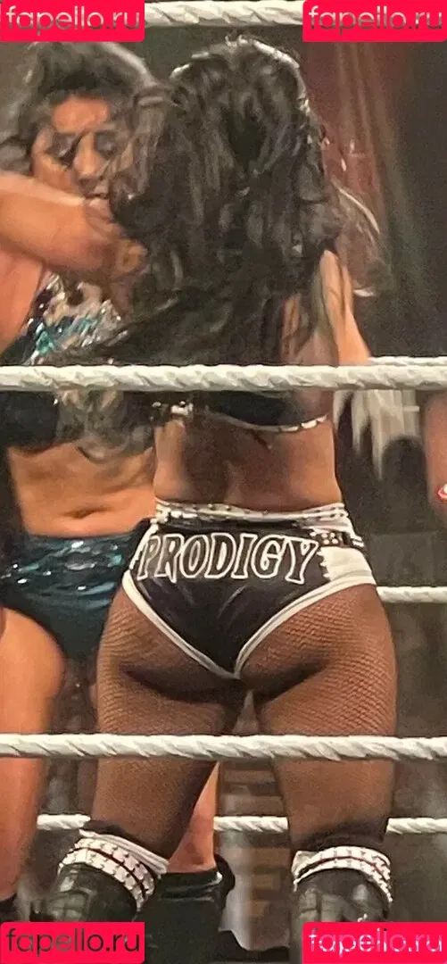Rok-C - WWE NXT / Roxanne Perez / roxanne_wwe Onlyfans Photo Gallery 