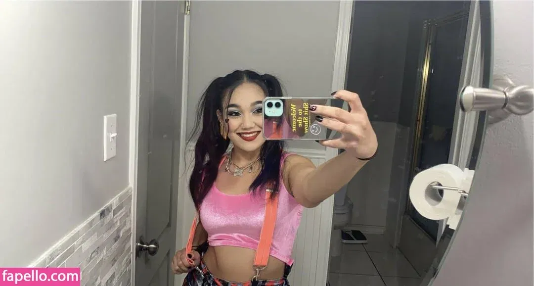 Rok-C - WWE NXT / Roxanne Perez / roxanne_wwe Onlyfans Photo Gallery 