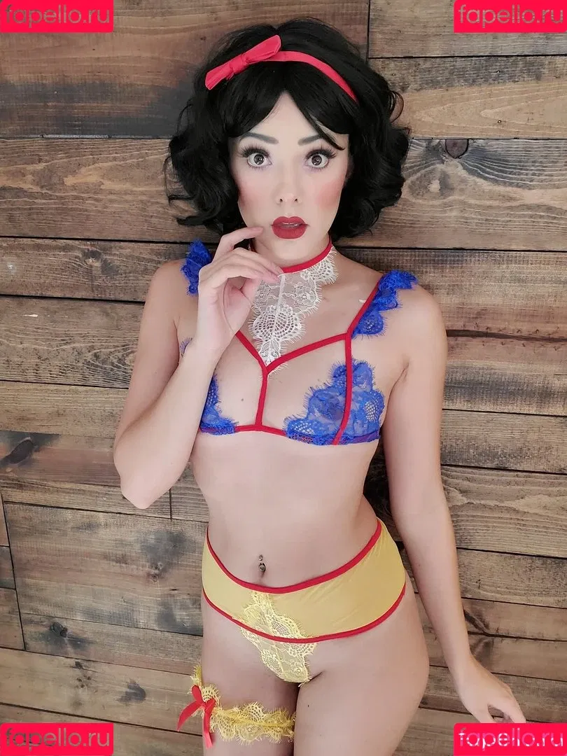 Joanie Brosas / JoanieBrosas Onlyfans Photo Gallery 