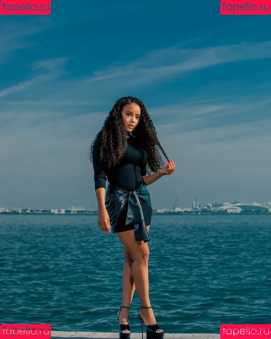 Angela Simmons / angelasimmons Onlyfans Photo Gallery 