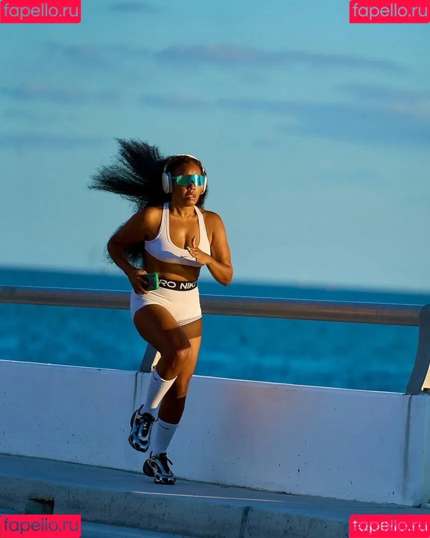 Angela Simmons / angelasimmons Onlyfans Photo Gallery 