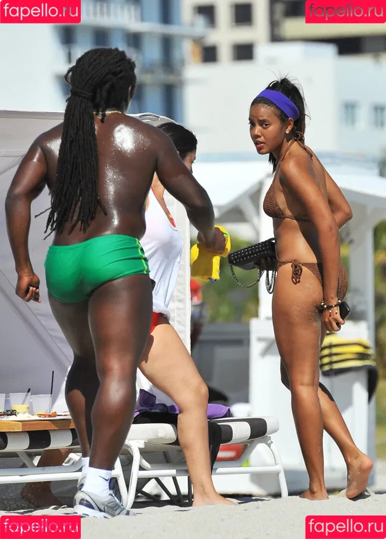 Angela Simmons / angelasimmons Onlyfans Photo Gallery 