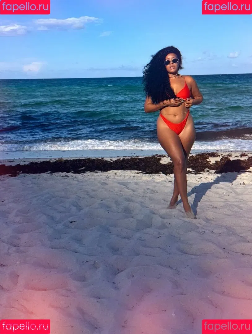 Angela Simmons / angelasimmons Onlyfans Photo Gallery 