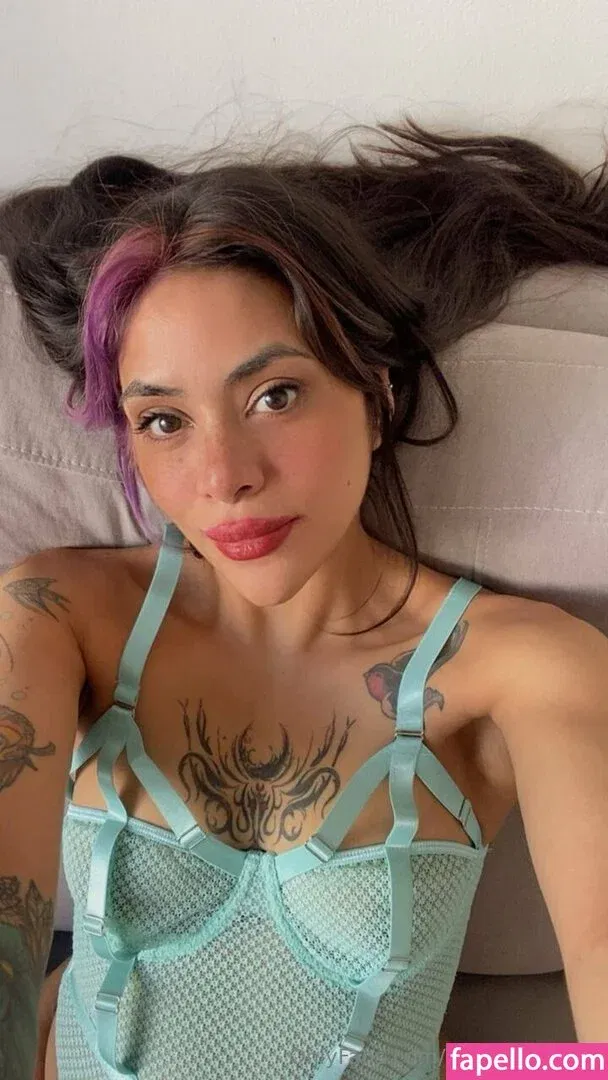 theelasticlady / theladyleshea Onlyfans Photo Gallery 