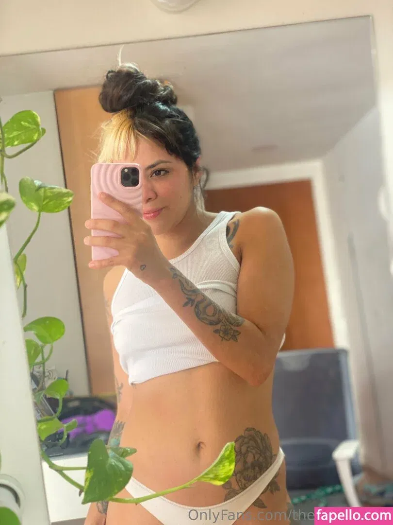 theelasticlady / theladyleshea Onlyfans Photo Gallery 