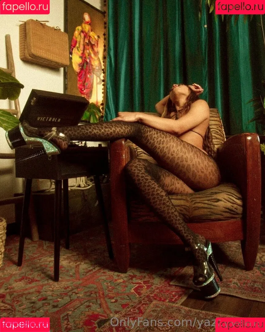 Queen Yasmeena / yazzylonglegs / yazzyyams Onlyfans Photo Gallery 