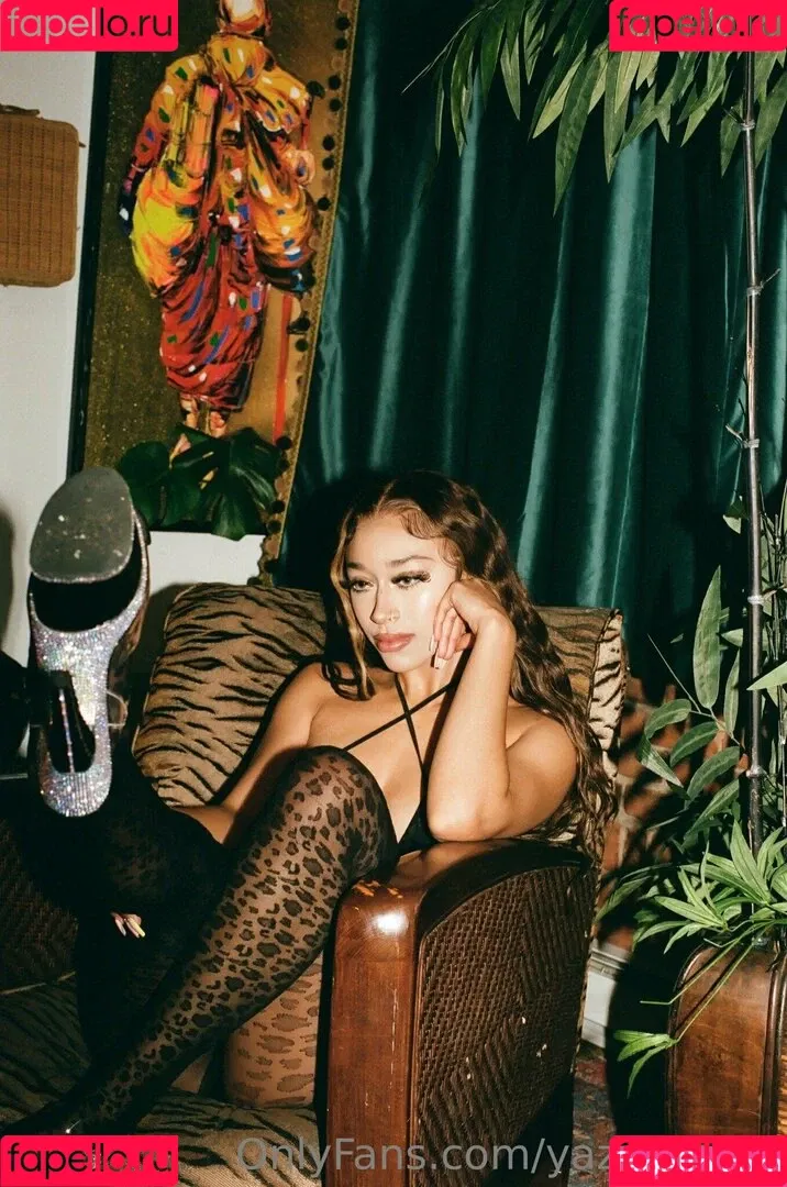 Queen Yasmeena / yazzylonglegs / yazzyyams Onlyfans Photo Gallery 