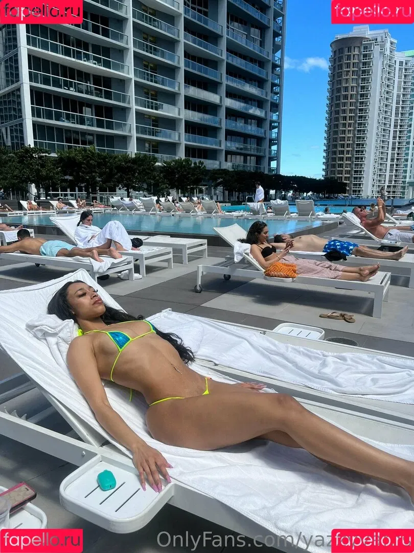 Queen Yasmeena / yazzylonglegs / yazzyyams Onlyfans Photo Gallery 