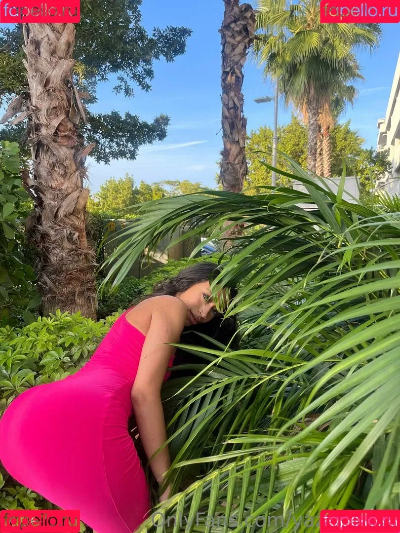 Queen Yasmeena / yazzylonglegs / yazzyyams Onlyfans Photo Gallery 