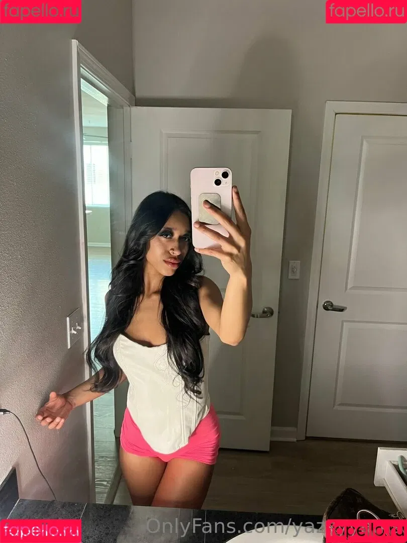 Queen Yasmeena / yazzylonglegs / yazzyyams Onlyfans Photo Gallery 