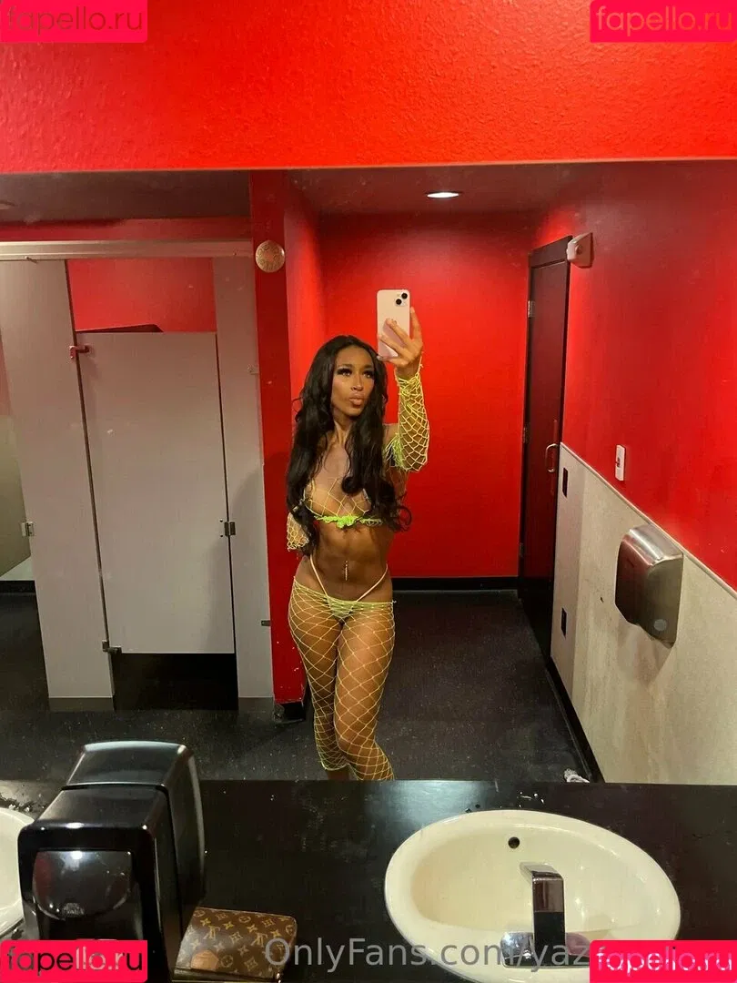 Queen Yasmeena / yazzylonglegs / yazzyyams Onlyfans Photo Gallery 