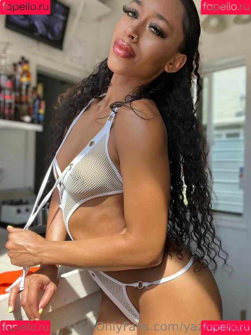 Queen Yasmeena / yazzylonglegs / yazzyyams Onlyfans Photo Gallery 