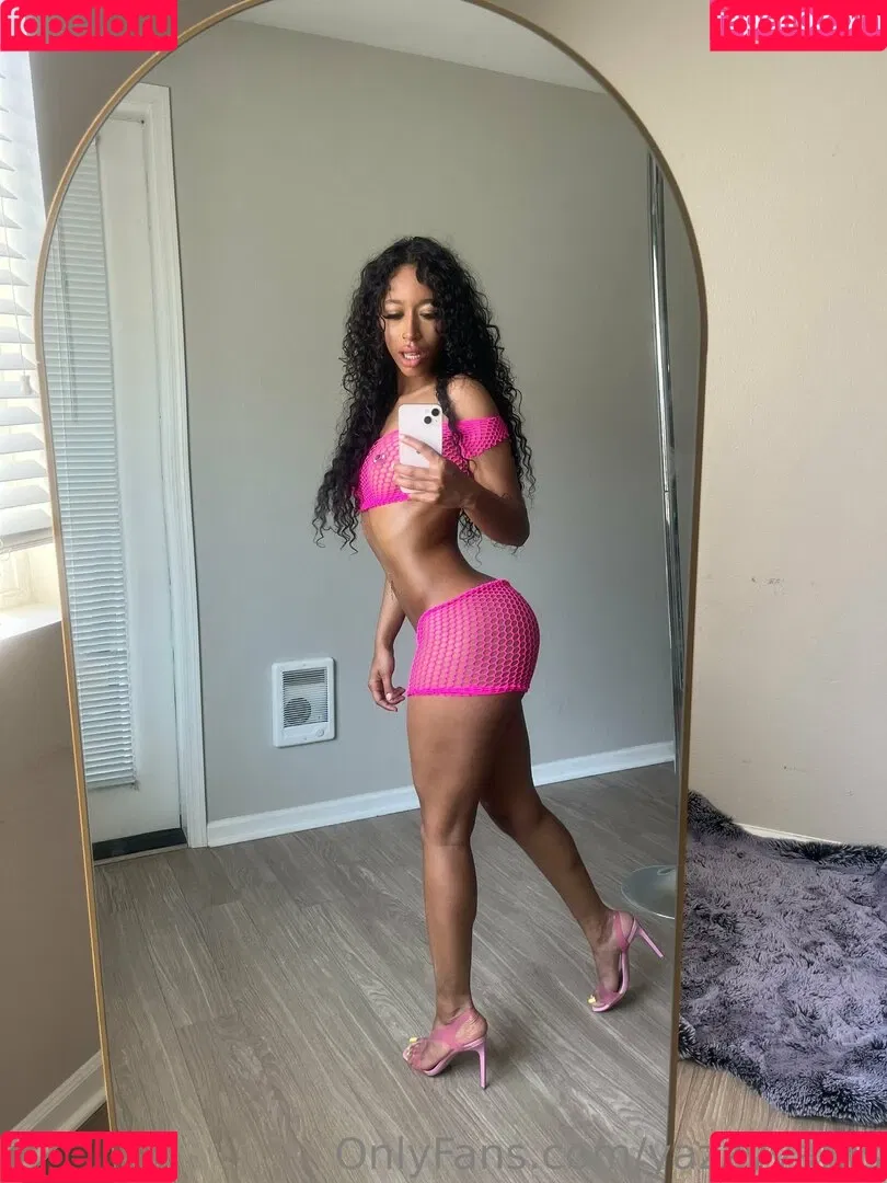 Queen Yasmeena / yazzylonglegs / yazzyyams Onlyfans Photo Gallery 