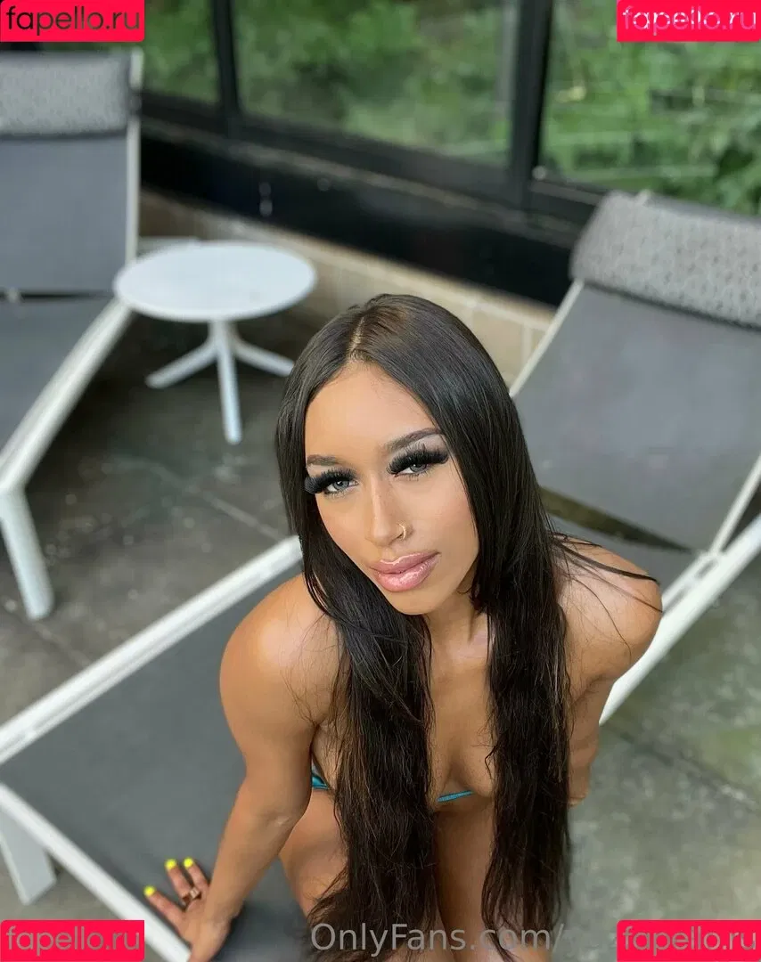 Queen Yasmeena / yazzylonglegs / yazzyyams Onlyfans Photo Gallery 