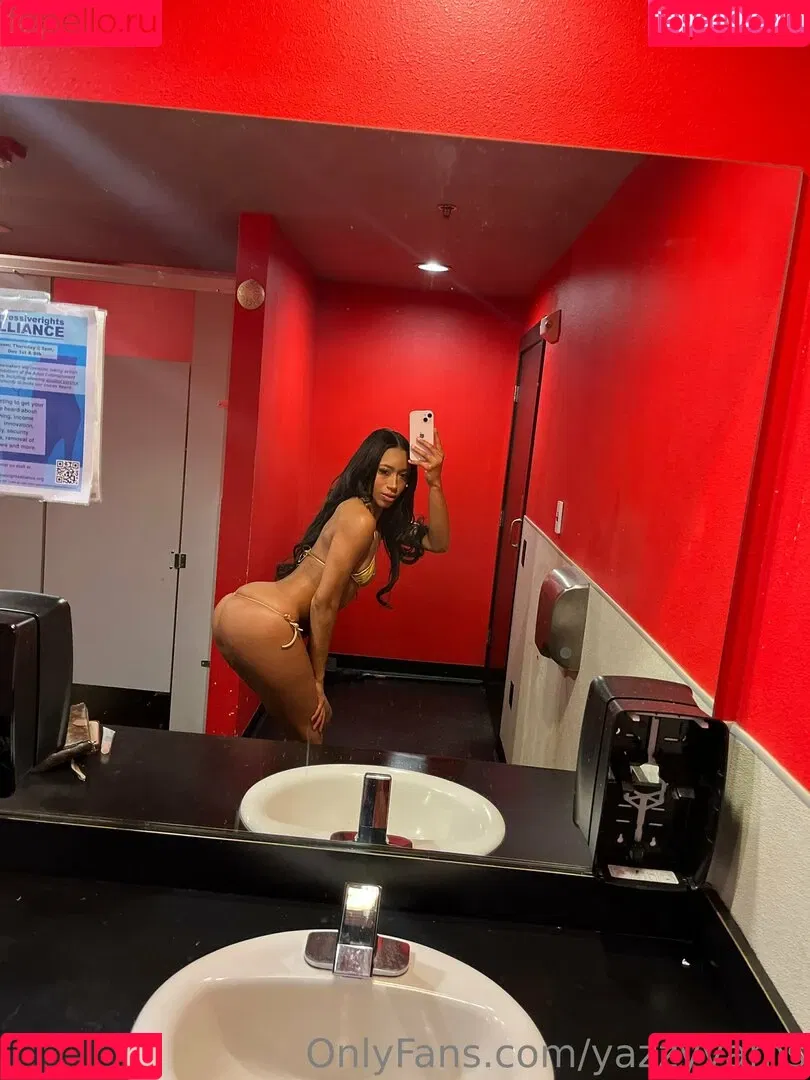 Queen Yasmeena / yazzylonglegs / yazzyyams Onlyfans Photo Gallery 