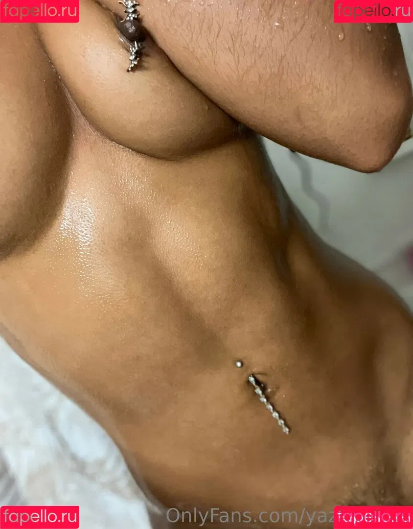 Queen Yasmeena / yazzylonglegs / yazzyyams Onlyfans Photo Gallery 