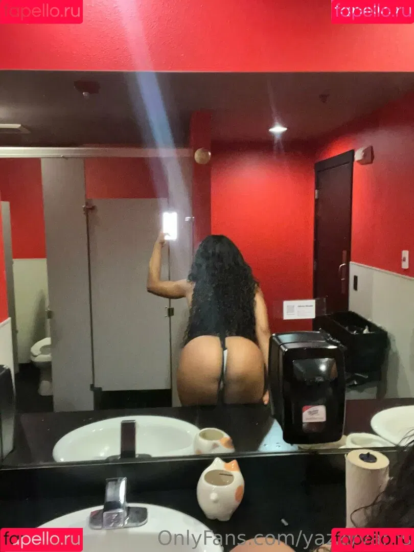 Queen Yasmeena / yazzylonglegs / yazzyyams Onlyfans Photo Gallery 