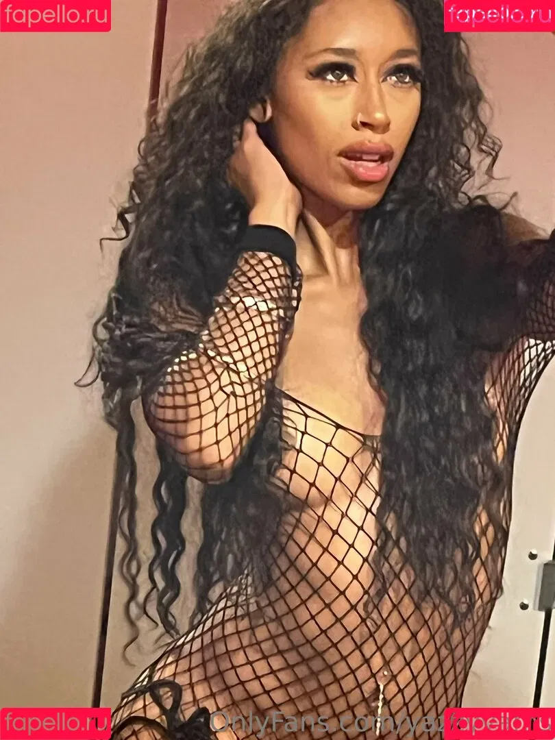 Queen Yasmeena / yazzylonglegs / yazzyyams Onlyfans Photo Gallery 