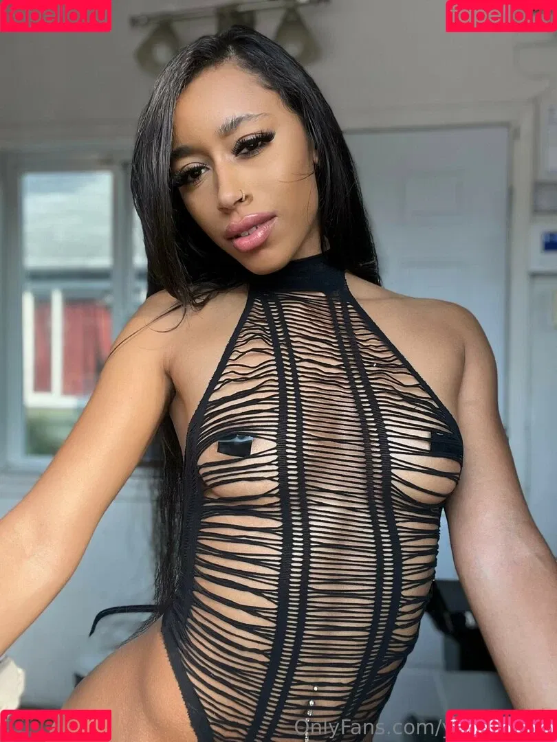 Queen Yasmeena / yazzylonglegs / yazzyyams Onlyfans Photo Gallery 