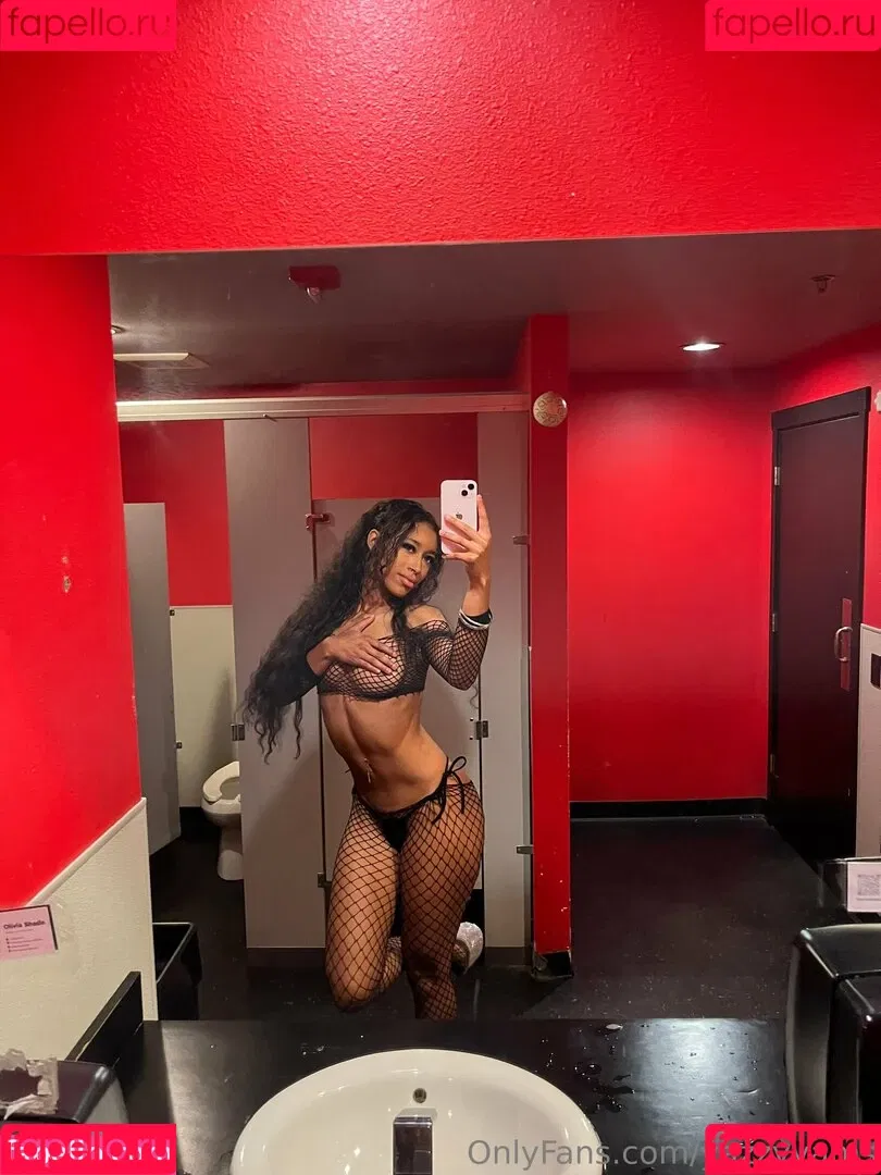 Queen Yasmeena / yazzylonglegs / yazzyyams Onlyfans Photo Gallery 