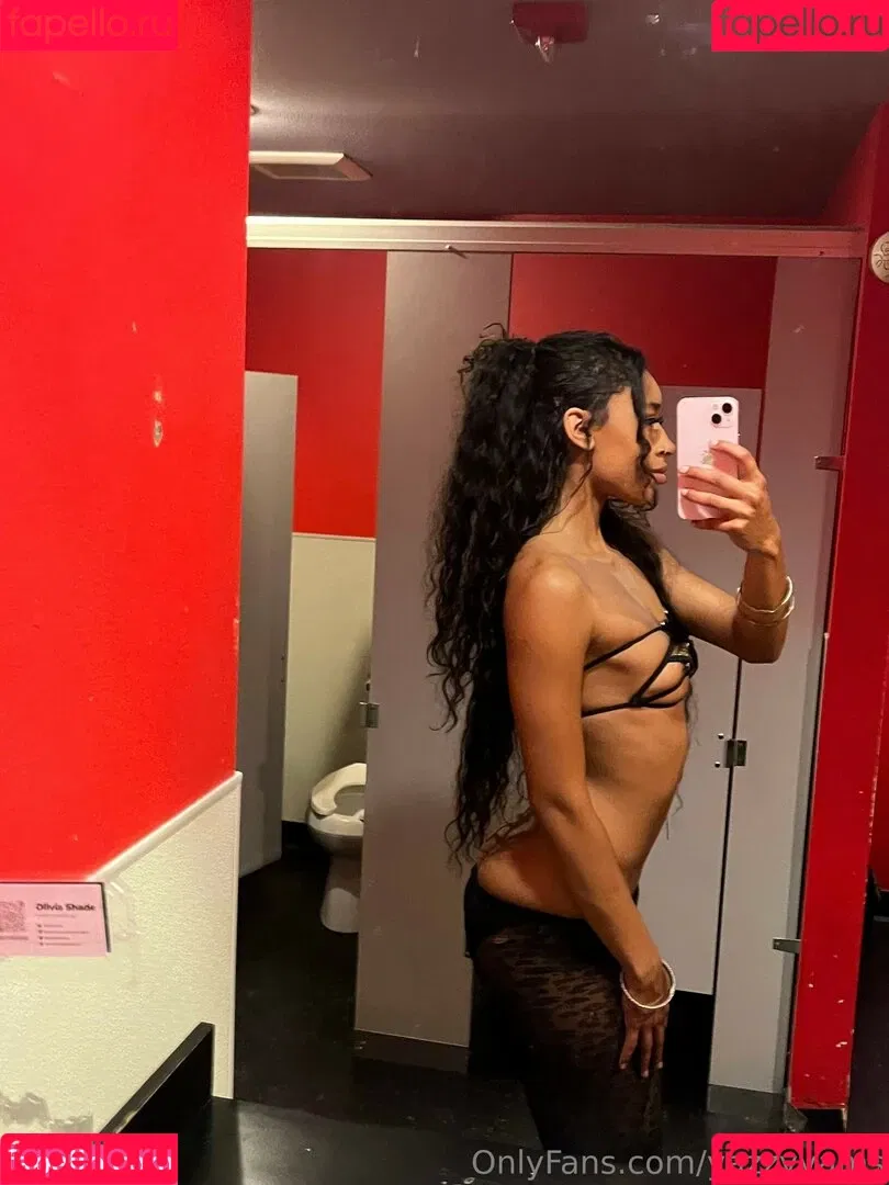 Queen Yasmeena / yazzylonglegs / yazzyyams Onlyfans Photo Gallery 