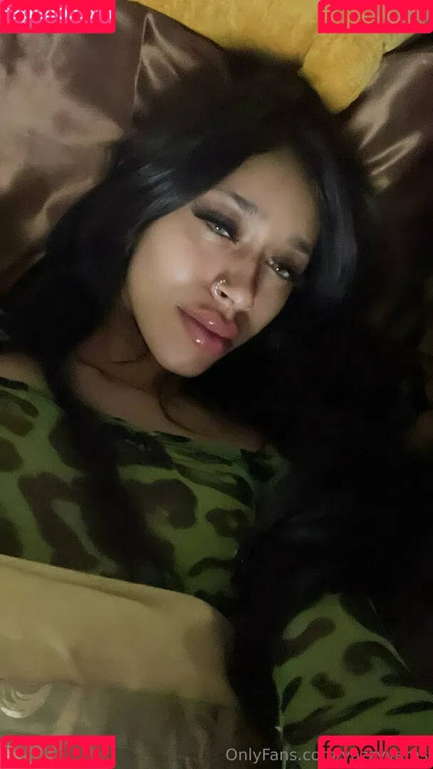 Queen Yasmeena / yazzylonglegs / yazzyyams Onlyfans Photo Gallery 