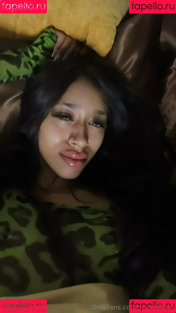 Queen Yasmeena / yazzylonglegs / yazzyyams Onlyfans Photo Gallery 